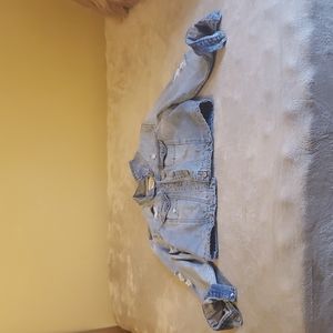 Distressed Denim jacket 💙